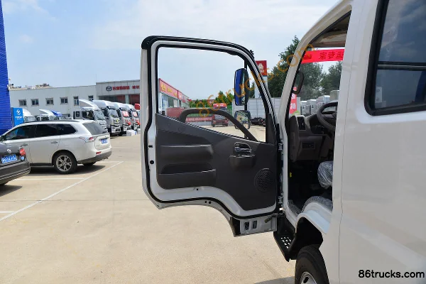 Foton Aumark 1 Series 127 hp 4X2(6 wheels) 3.22m Double Row Flatbed Light Truck (China VI) Cab (1) | 86Trucks