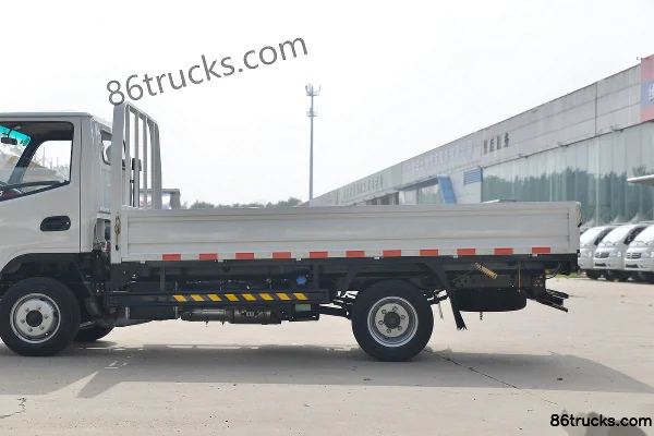 Dongfeng Xiaobawang W15 102 hp 4X2(6 wheels) 3.18m single-row flatbed micro truck Body (2) | 86Trucks