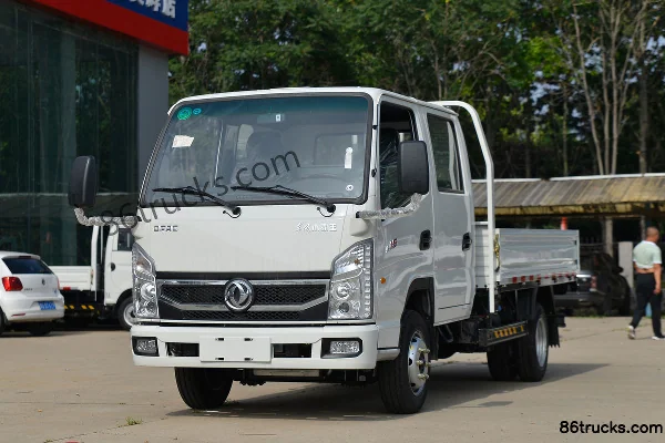 Dongfeng Xiaobawang W15 122hp 4X2(6 wheels) 2.7m Double Row Flatbed Light Truck (China VI) Exterior (3) | 86Trucks
