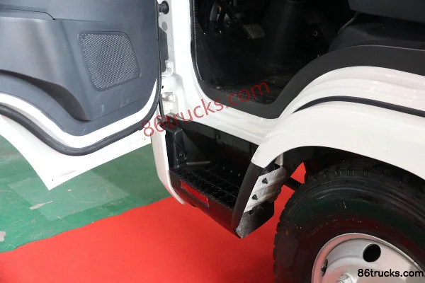 Ouling Jiyun 150hp 4X2(6 wheels) 4.15m Single Row Flatbed Light Truck (China VI) Cab (2) | 86Trucks