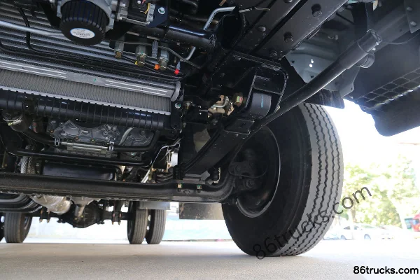 JMC Kaiyun Strong Edition 129hp 4X2(6 wheels) 4.02m refrigerated truck (China VI) Chassis (3) | 86Trucks