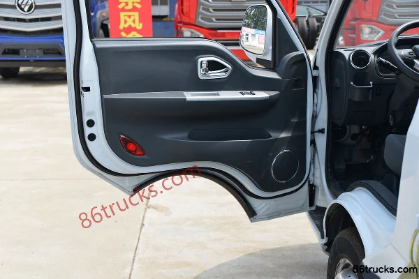 Dongfeng T5 1.6L 122hp 4X2(6 wheels) Gasoline 3.4m Single Row Flatbed Truck (China VI) Cab (2) | 86Trucks