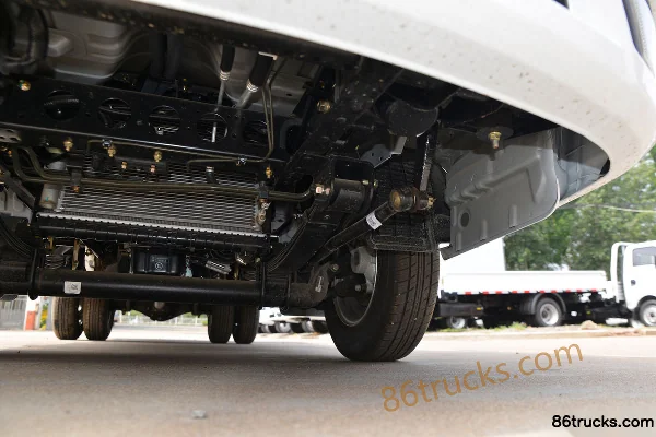 Dongfeng T5 1.6L 122hp 4X2(6 wheels) Gasoline 3.4m Single Row Flatbed Truck (China VI) Chassis (3) | 86Trucks