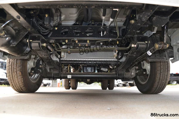 Dongfeng T5 1.6L 122hp 4X2(6 wheels) Gasoline 3.4m Single Row Flatbed Truck (China VI) Chassis (1) | 86Trucks