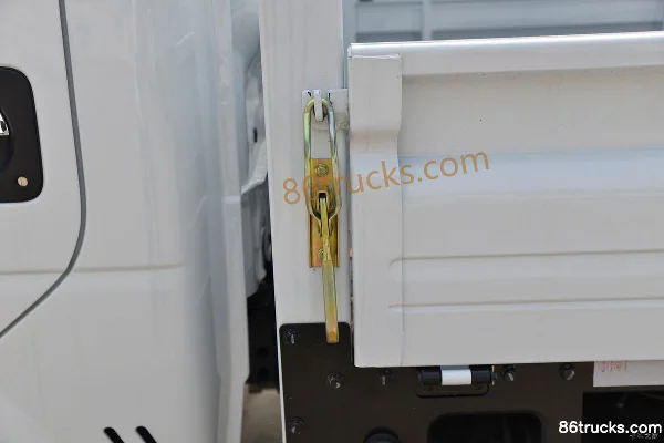 Dongfeng T5 1.6L 122hp 4X2(6 wheels) Gasoline 3.4m Single Row Flatbed Truck (China VI) Body (3) | 86Trucks
