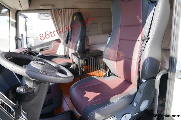 FAW Jiefang Qingdao Yingtu First Class 620hp 6X4(10 wheels) AMT Automatic Tractor Truck (China VI) Cab (2) | 86Trucks
