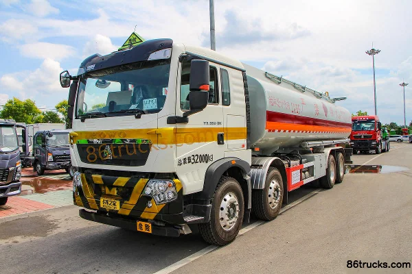 Sinotruk HOWO TX 350 hp 8X4(12 wheels) Oil Tanker (Daiyang Brand) Exterior (3) | 86Trucks
