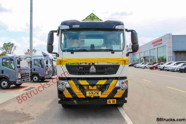 Sinotruk HOWO TX 350 hp 8X4(12 wheels) Oil Tanker (Daiyang Brand) Exterior (2) | 86Trucks