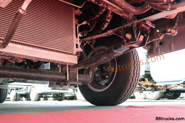 Ouling V5 Deluxe Edition 1.6L CNG 105hp 4X2(6 wheels) 4.005m single row flatbed light truck (China VI) Chassis (3) | 86Trucks