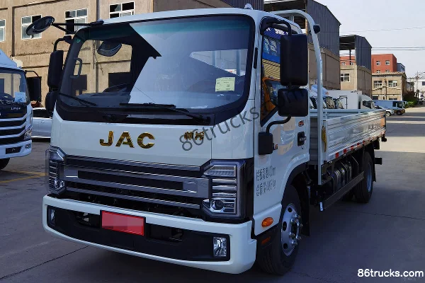 JAC Shuailing S6 130 hp 4X2(6 wheels) 4.18m single-row flatbed light truck (China VI) Exterior (3) | 86Trucks