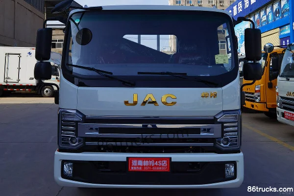 JAC Shuailing S6 130 hp 4X2(6 wheels) 4.18m single-row flatbed light truck (China VI) Exterior (2) | 86Trucks