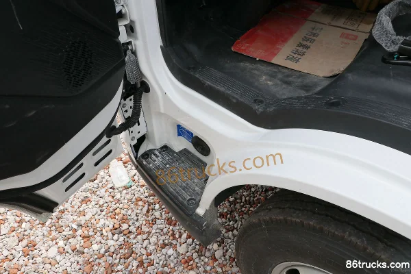 BYD T5D 4.5T 4.03m Single Row Pure Electric Van Light Truck 85kWh 4X2(6 wheels) Interior (2) | 86Trucks