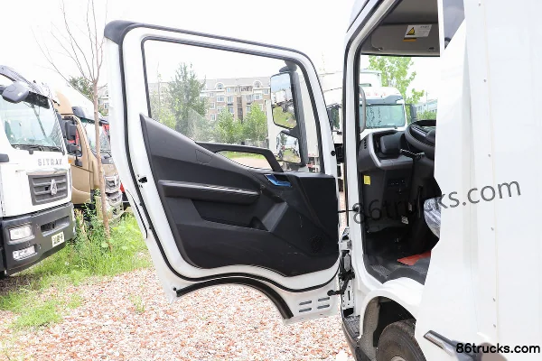 BYD T5D 4.5T 4.03m Single Row Pure Electric Van Light Truck 85kWh 4X2(6 wheels) Interior (1) | 86Trucks