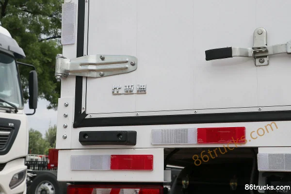 BYD T5D 4.5T 4.03m Single Row Pure Electric Van Light Truck 85kWh 4X2(6 wheels) Body (3) | 86Trucks
