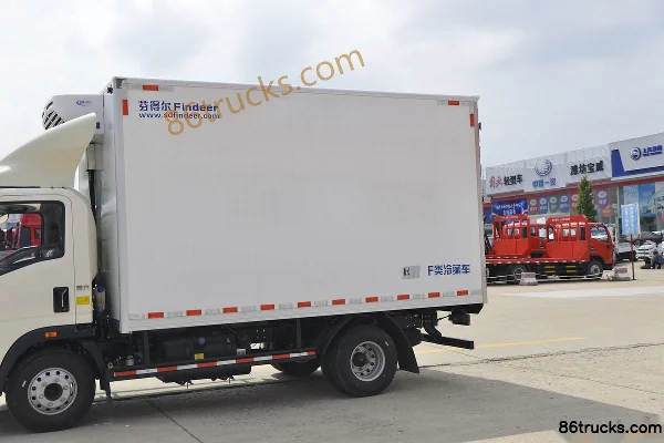 Sinotruk HOWO Hanjiang 150 ch 4X2(6 roues) camion frigorifique 4,1 m Carrosserie (1) | 86Trucks