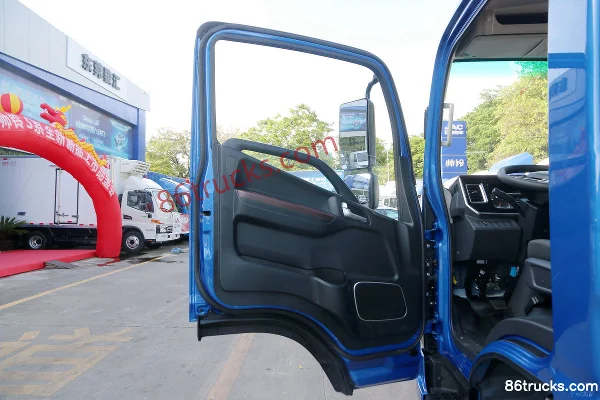 JAC Shuailing S6 130 hp 4X2(6 wheels) 4.18m single-row flatbed light truck (China VI) Cab (1) | 86Trucks