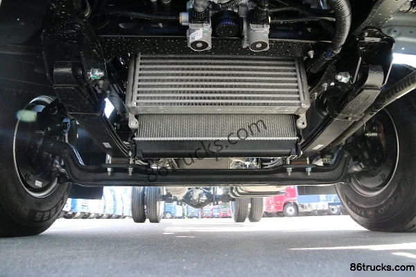 JAC Shuailing S6 130 hp 4X2(6 wheels) 4.18m single-row flatbed light truck (China VI) Chassis (1) | 86Trucks