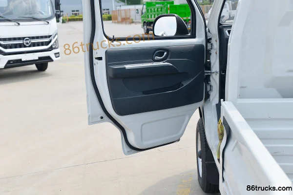 Kama K23 113 hp 4X2(6 wheels) 3.05m Single Row Flatbed Mini Truck (China VI) Cab (2) | 86Trucks