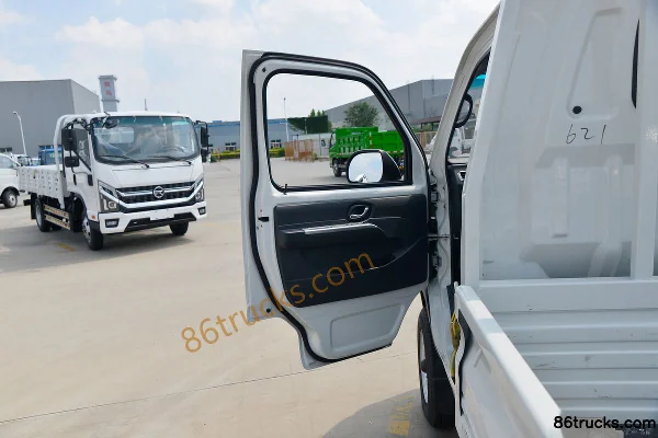 Kama K23 113 hp 4X2(6 wheels) 3.05m Single Row Flatbed Mini Truck (China VI) Cab (1) | 86Trucks