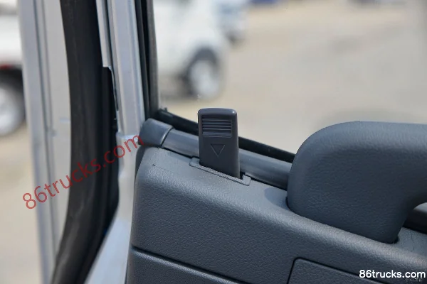 Kama K6 Fulai Card 115 hp 4X2(6 wheels) 3.7m single-row flatbed light truck Cab (3) | 86Trucks