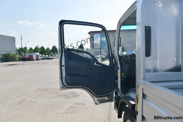 Kama Kaijie M3 2.2L 95hp 4X2(6 wheels) CNG 4.16m Single-row Flatbed Light Truck (China VI) Cab (1) | 86Trucks