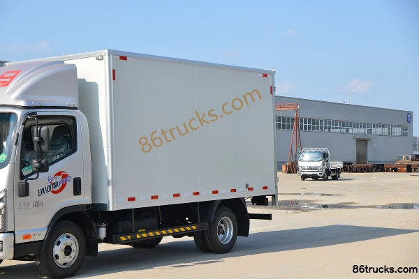 Kama Kaijie M3 130 hp 4X2(6 wheels) 4.2m Single Row Van Light Truck Body (1) | 86Trucks