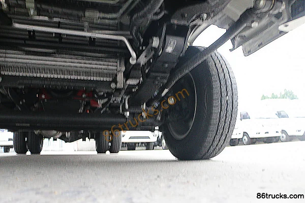 Foton Xiangling M2 Comfort 95 hp 4X2(6 wheels) 3.2m Semi-row Flatbed Mini Truck (China VI) Chassis (3) | 86Trucks