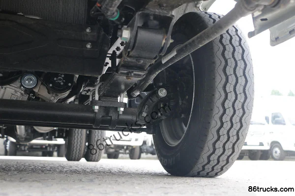 Foton Xiangling M2 Comfort 1.6L 122hp 4X2(6 wheels) Gasoline 3.1m Double Row Flatbed Mini Truck Chassis (3) | 86Trucks