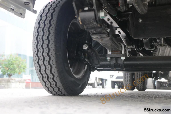 Foton Xiangling M2 Comfort 1.6L 122hp 4X2(6 wheels) Gasoline 3.1m Double Row Flatbed Mini Truck Chassis (2) | 86Trucks