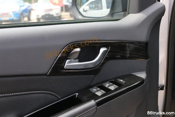 Jiangxi Isuzu Lingtuo 2019 Manual Navigator Edition Extended Version 2.5T Diesel 150 hp 4WD Extended Double Cab Pickup Chassis (3) | 86Truck