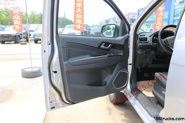Jiangxi Isuzu Lingtuo 2019 Manual Navigator Edition Extended Version 2.5T Diesel 150 hp 4WD Extended Double Cab Pickup Chassis (2) | 86Truck