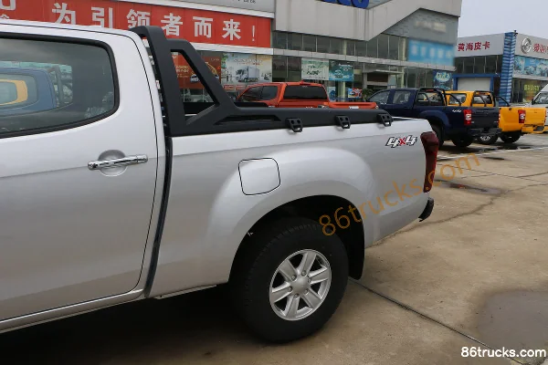 Jiangxi Isuzu Lingtuo 2019 Manual Navigator Edition Extended Version 2.5T Diesel 150 hp 4WD Extended Double Cab Pickup Official Photos (1)