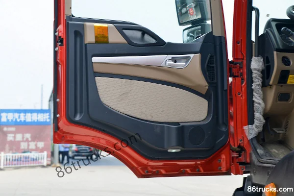Sinotruk HOWO TX Heavy Truck 410 hp 8X4(12 wheels) 6.5m LNG Dump Truck (China VI) Cab (2) | 86Trucks
