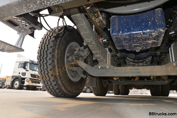 Sinotruk HOWO TX Heavy Truck 410 hp 8X4(12 wheels) 6.5m LNG Dump Truck (China VI) Chassis (2) | 86Trucks