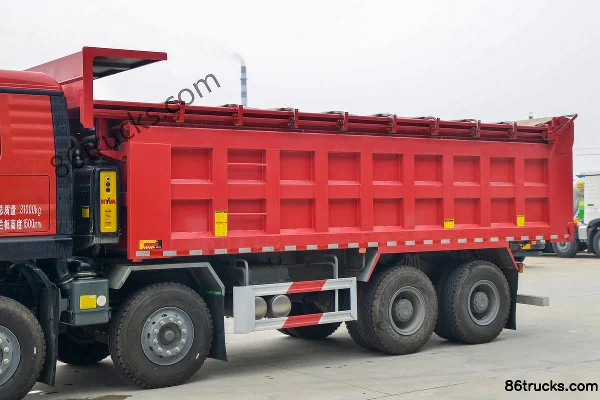 Sinotruk HOWO TX Heavy Truck 410 hp 8X4(12 wheels) 6.5m LNG Dump Truck (China VI) Body (1) | 86Trucks