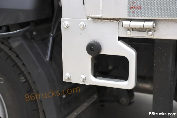 Foton Aumark X 122 hp 4X2(6 wheels) 3.7m single-row flatbed light truck (China VI) Body (1) | 86Trucks