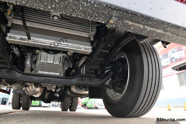 FAW Jiefang Hu VH Dawang Jiadao 205 hp 4X2(6 wheels) 5.2m semi-row flatbed cargo truck (China VI) Chassis (3) | 86Trucks