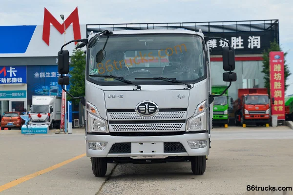 FAW Jiefang Lingtu 130 hp 4X2(6 wheels) 4.2m Single Row Flatbed Light Truck (China VI) Exterior (2) | 86Trucks