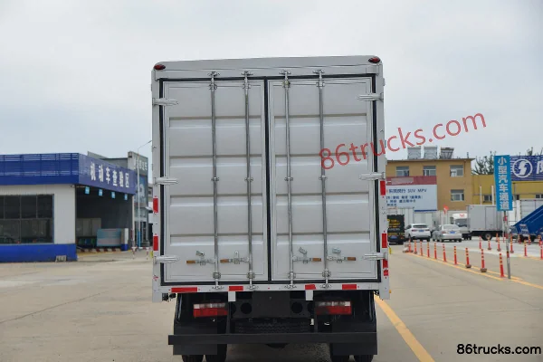 FAW Jiefang Lingtu 160hp 4X2(6 wheels) 4.16m single-row stake truck (China VI)(Fast Gear 8-speed) Body (3) | 86Trucks
