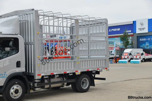 FAW Jiefang Lingtu 160hp 4X2(6 wheels) 4.16m single-row stake truck (China VI)(Fast Gear 8-speed) Body (1) | 86Trucks