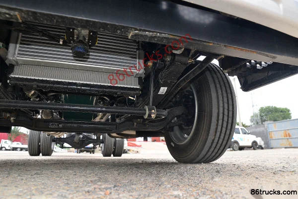 FAW Jiefang Lingtu 180 ch 4X2(6 roues) 5,2 m camion porteur à ridelles cabine demi-avancée Châssis (3) | 86Trucks