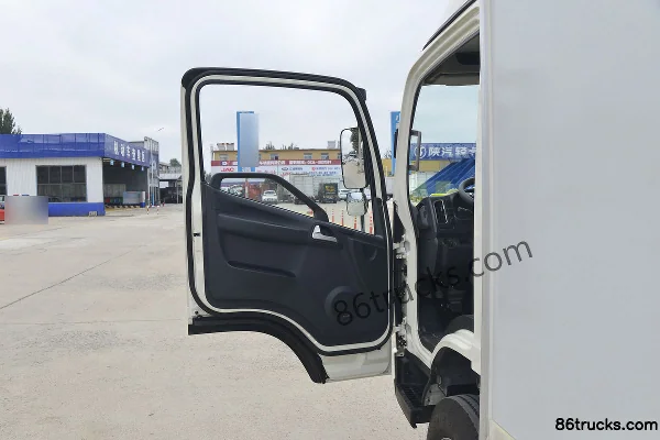 FAW Jiefang J6F 130hp 4X2(6 wheels) 4.16m single-row box light truck (China VI) Cab (1) | 86Trucks