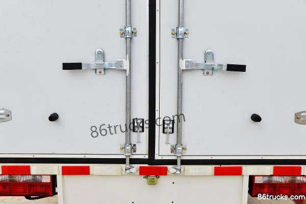 FAW Jiefang J6F 130hp 4X2(6 wheels) 4.16m single-row box light truck (China VI) Body (2) | 86Trucks