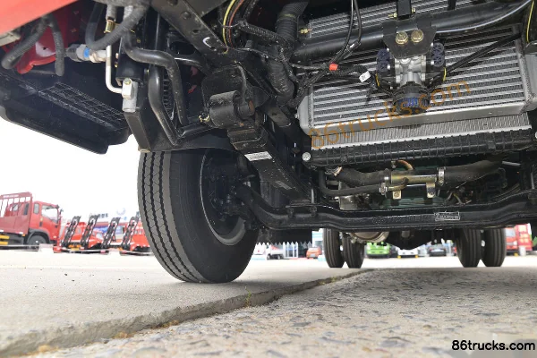 FAW Jiefang J6F 130 hp 4X2(6 wheels) 4.2m Single Row Flatbed Truck Chassis (2) | 86Trucks