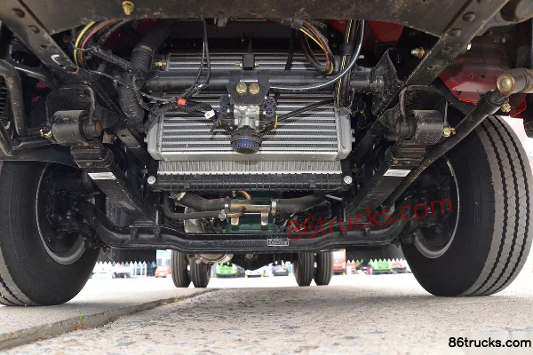 FAW Jiefang J6F 130 hp 4X2(6 wheels) 4.2m Single Row Flatbed Truck Chassis (1) | 86Trucks
