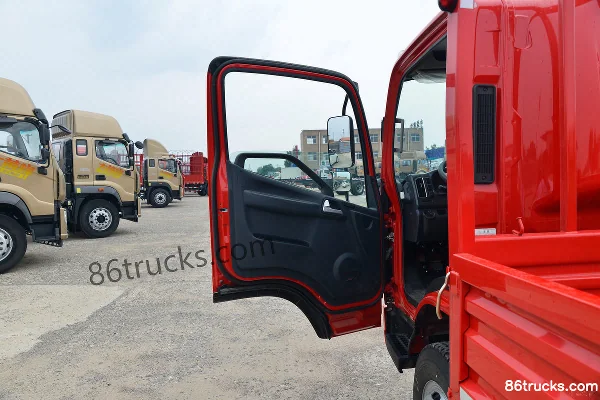 FAW Jiefang J6F 130hp 4X2(6 wheels) 4.16m Single Row Flatbed Light Truck Cab (1) | 86Trucks