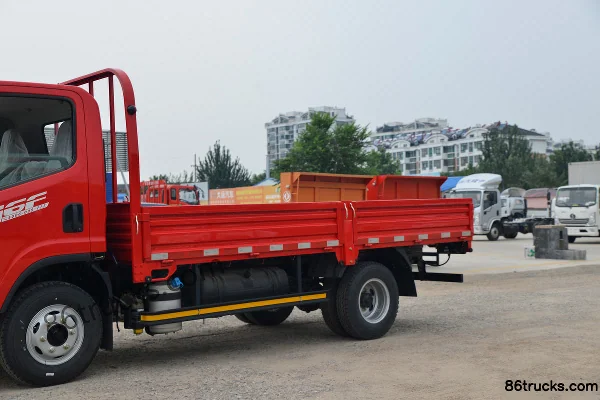 FAW Jiefang J6F 130hp 4X2(6 wheels) 4.16m Single Row Flatbed Light Truck Body (1) | 86Trucks