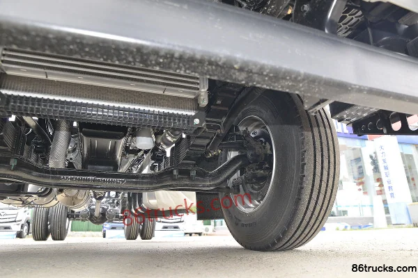 Foton Auman AR Series 270hp 4X2(6 wheels) 6.2m flatbed cargo truck Chassis (3) | 86Trucks