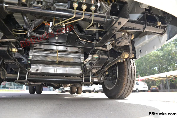 Dongfeng Xiaobawang W17 102 ch 4X2(6 roues) 3,95 m fourgon micro-camion à cabine simple (voie large) Châssis (3) | 86Trucks