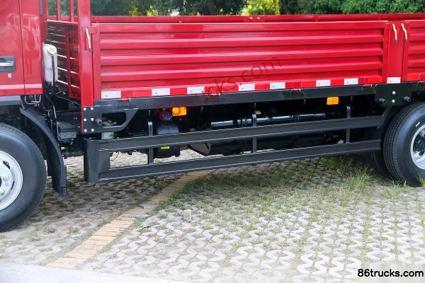 JAC Lingpao S9 184 hp 4X2(6 wheels) 5.85m Single Row Flatbed Cargo Truck (China VI) Chassis (3) | 86Trucks